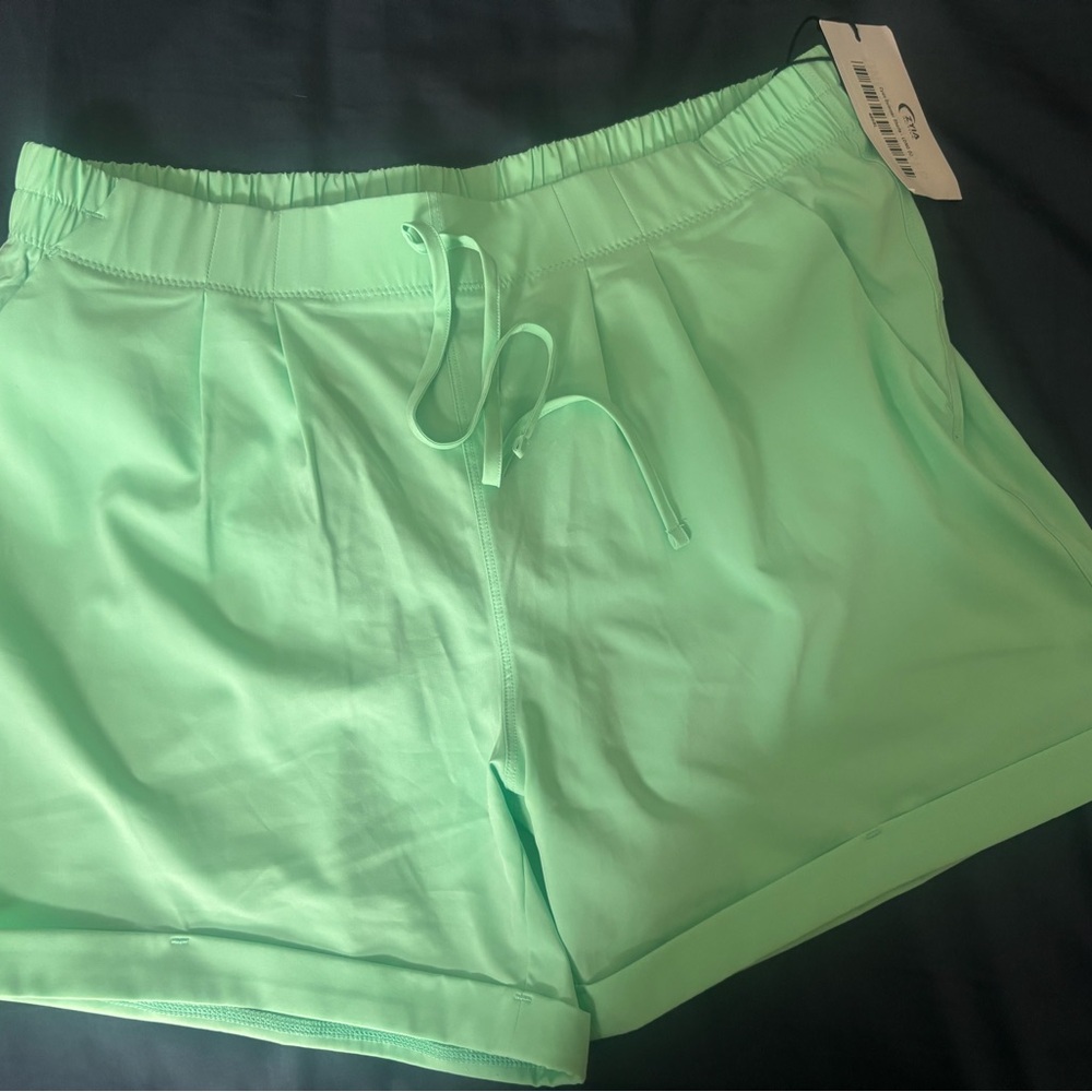 ZYIA Green Athletic Shorts Lightweight Elastic Waist